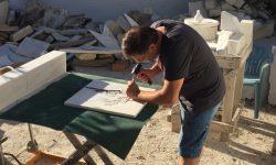 Ma la Grecia tradizionale è davvero solo quella delle sedie di paglia?