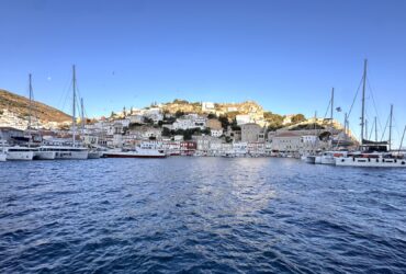 Hydra in 130 foto: tra  consigli e verità sull’isola