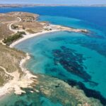 E se vi dicessi che c’è un’isola greca raggiungibile con volo diretto che non conoscete?