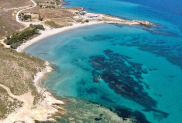E se vi dicessi che c’è un’isola greca raggiungibile con volo diretto che non conoscete?